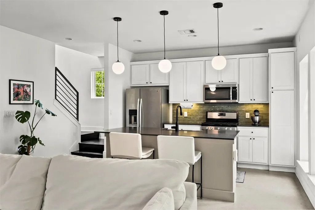 1213 Eleanor Street Austin TX 78721