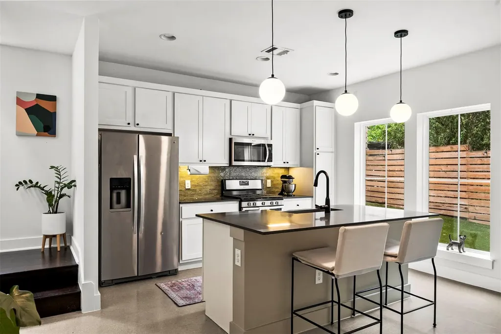 1213 Eleanor Street Austin TX 78721