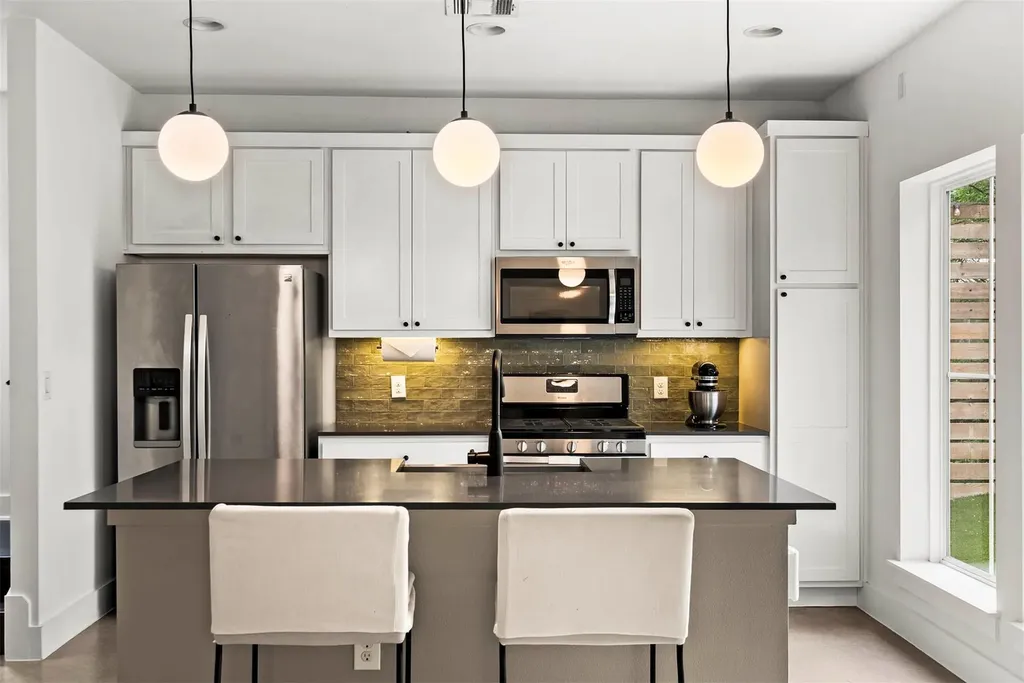 1213 Eleanor Street Austin TX 78721