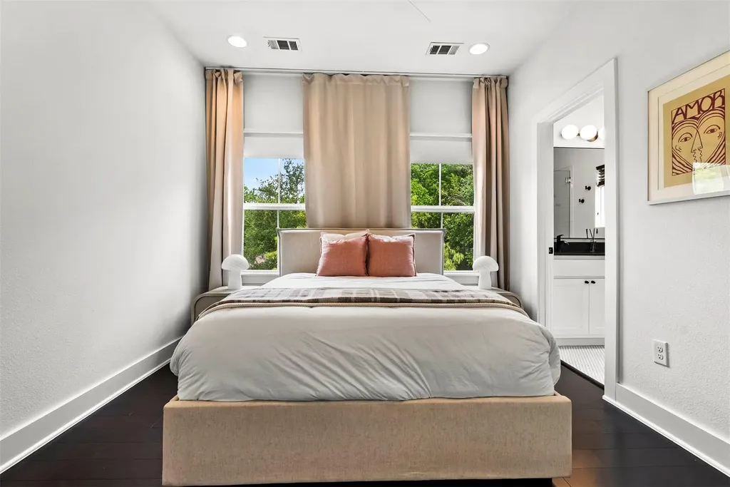 1213 Eleanor Street Austin TX 78721