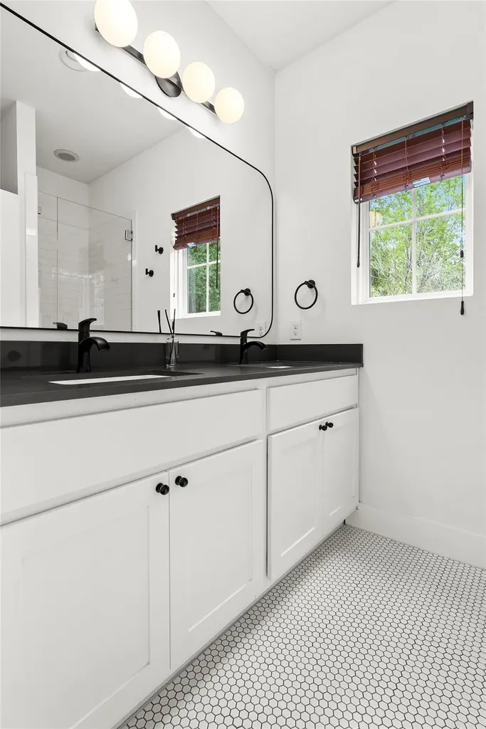 1213 Eleanor Street Austin TX 78721