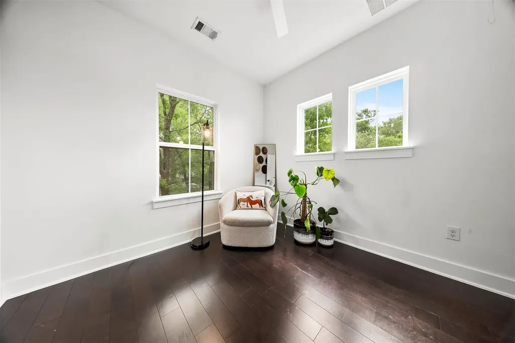 1213 Eleanor Street Austin TX 78721