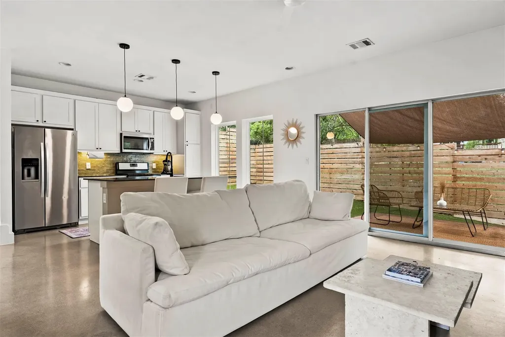 1213 Eleanor Street Austin TX 78721