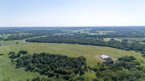 6417 County Road 240 Waelder TX 78959