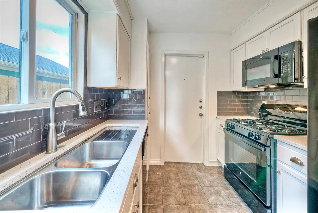 3411 Harpers Ferry Lane Austin TX 78745