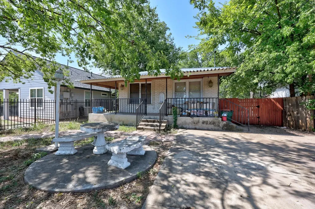 2909 E 5th Street Austin TX 78702