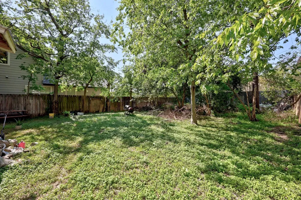 2909 E 5th Street Austin TX 78702
