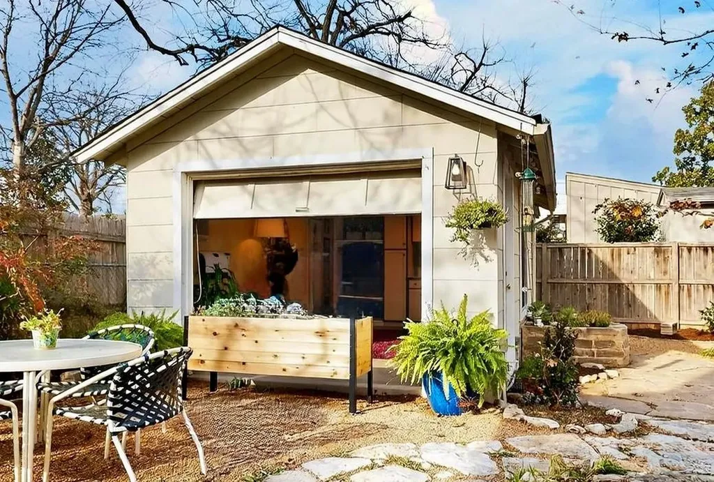 1906 Collier Street Austin TX 78704
