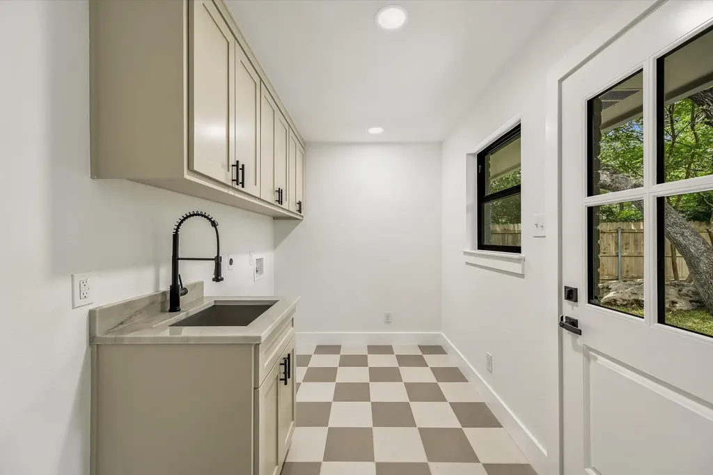 4014 Silverspring Drive Austin TX 78759