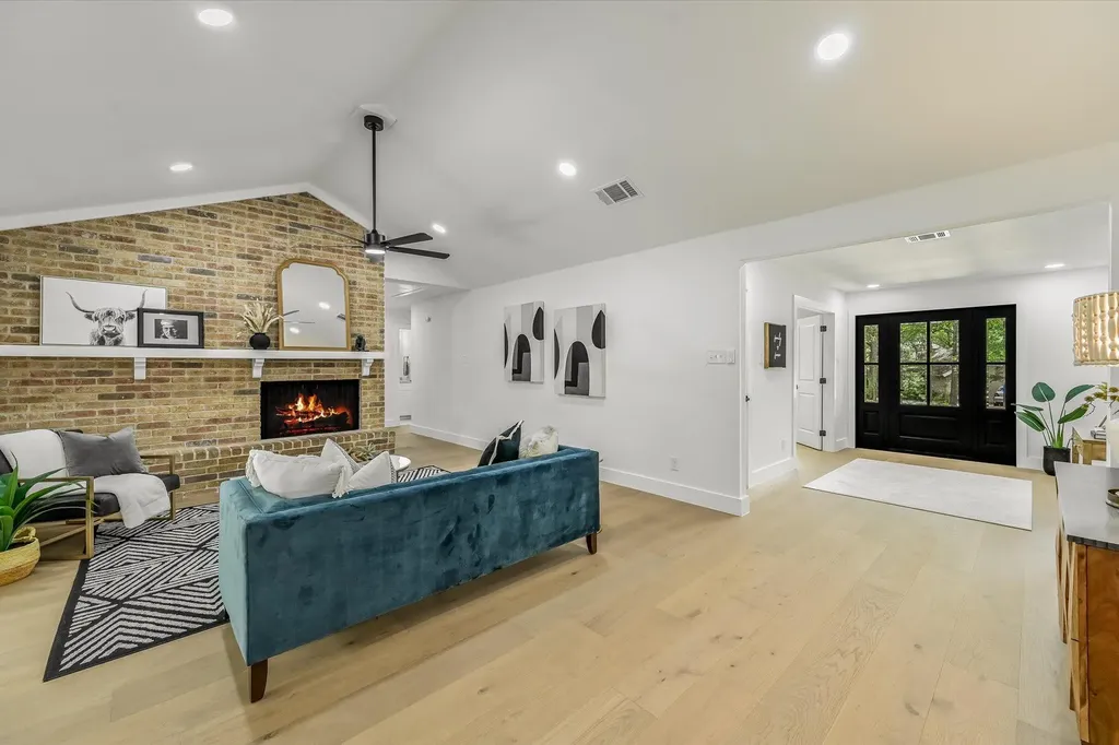 4014 Silverspring Drive Austin TX 78759