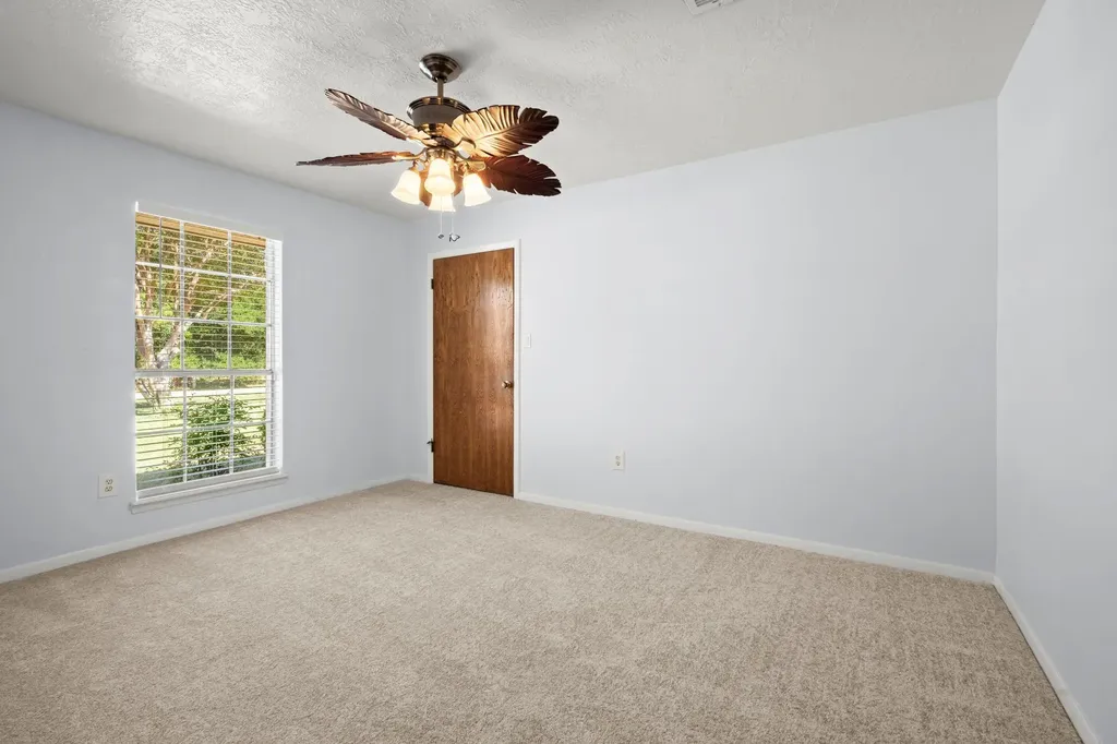 31707 Oak Crossing Magnolia TX 77355