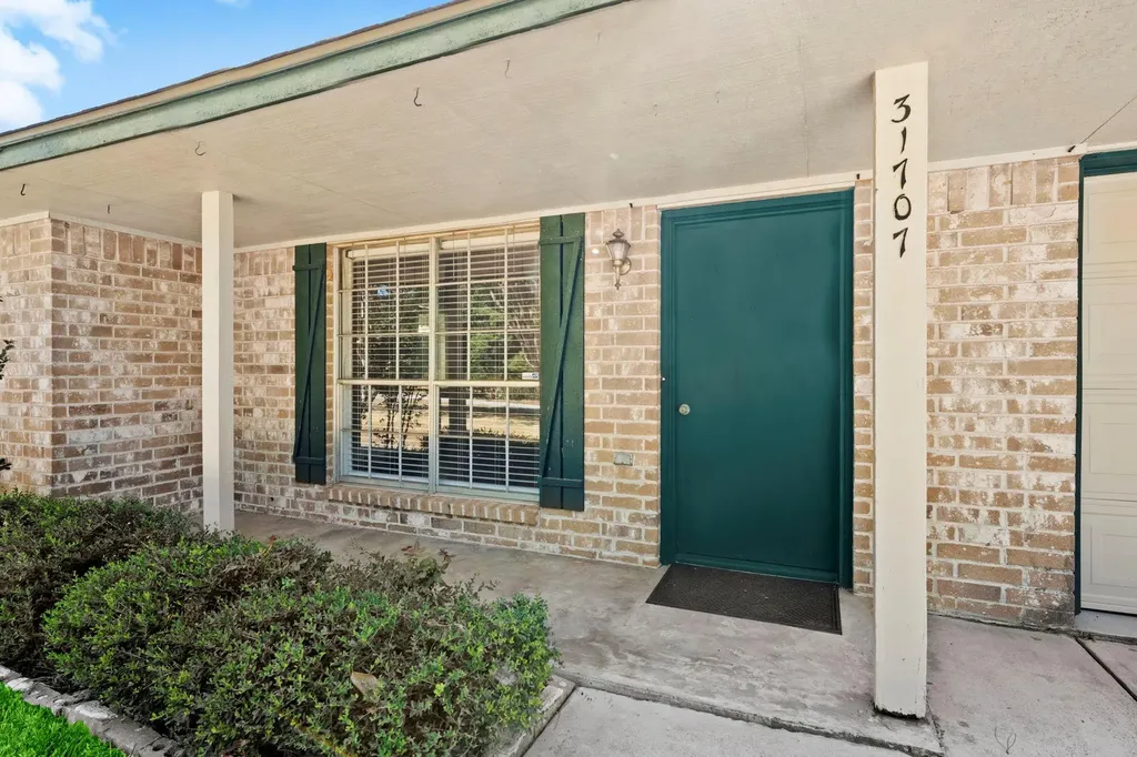 31707 Oak Crossing Magnolia TX 77355