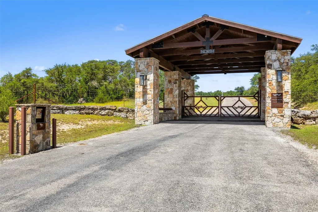 717 Bluff Ridge Trail Blanco TX 78606