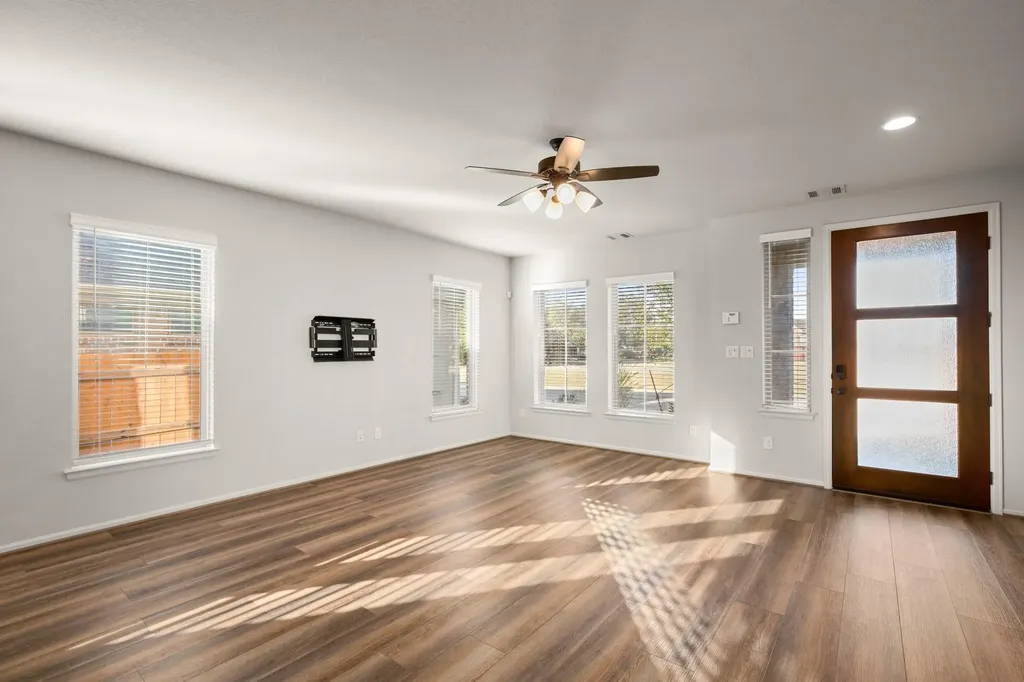 932 Azul Lagoon Drive Leander TX 78641
