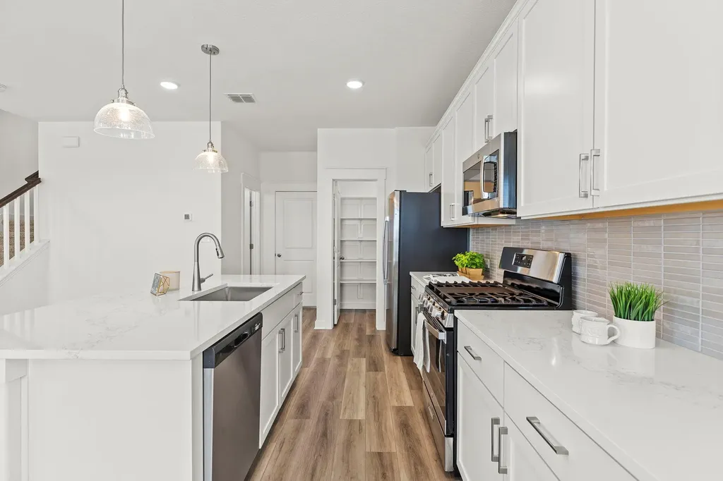 108 Hartson Drive Taylor TX 76574