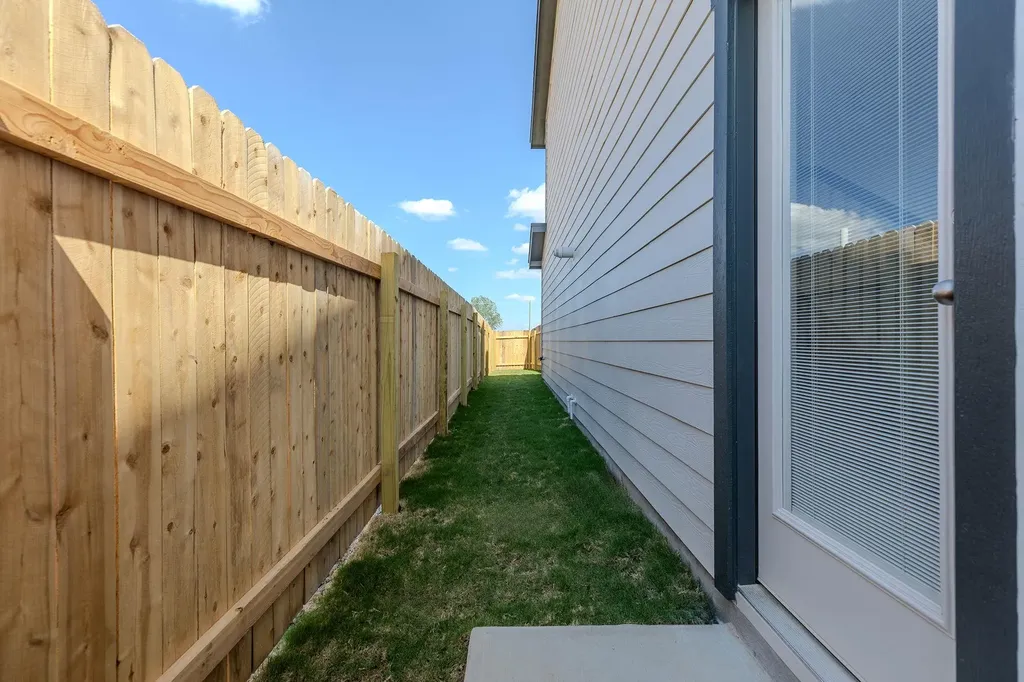 108 Hartson Drive Taylor TX 76574
