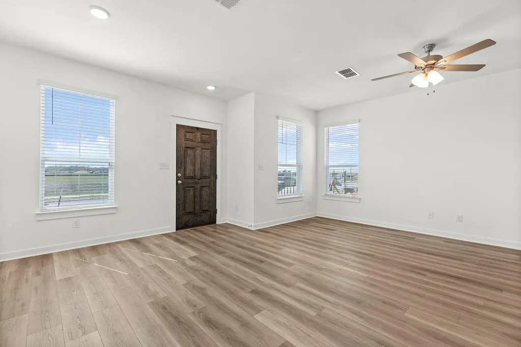 108 Hartson Drive Taylor TX 76574