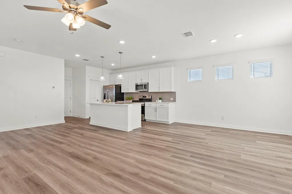 108 Hartson Drive Taylor TX 76574