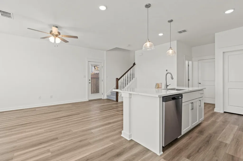 108 Hartson Drive Taylor TX 76574
