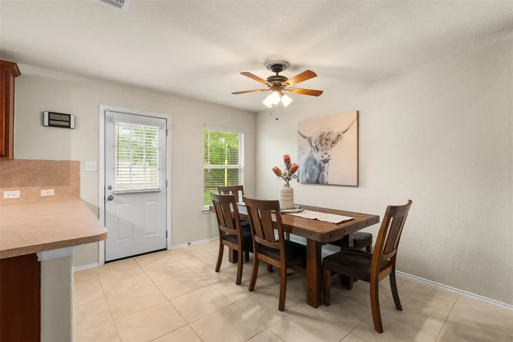 137 Barn Owl Loop Leander TX 78641