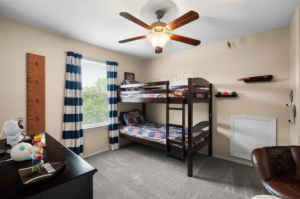 137 Barn Owl Loop Leander TX 78641