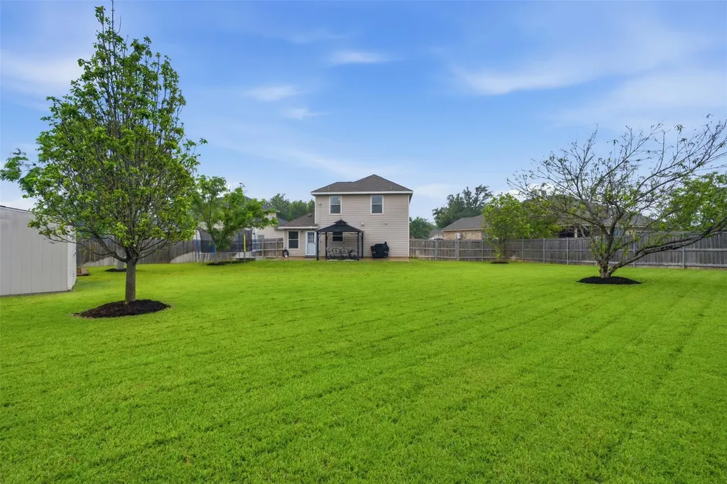 137 Barn Owl Loop Leander TX 78641
