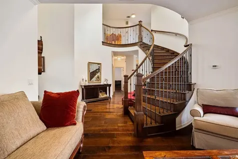 5511 Courtyard Drive Austin TX 78731