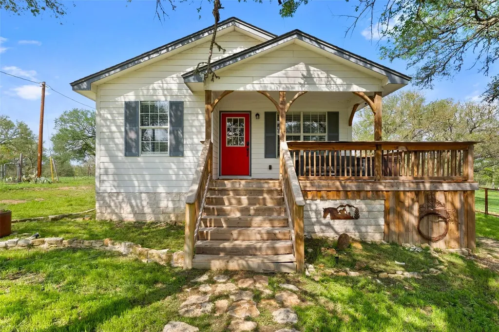 274 Old Austin Trail Elgin TX 78621