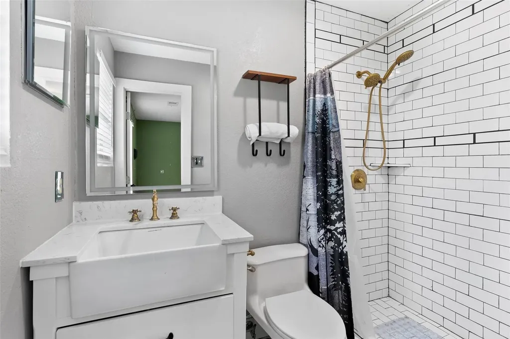274 Old Austin Trail Elgin TX 78621