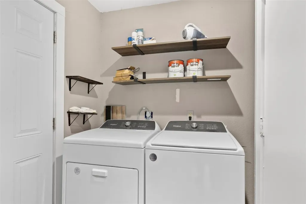 274 Old Austin Trail Elgin TX 78621