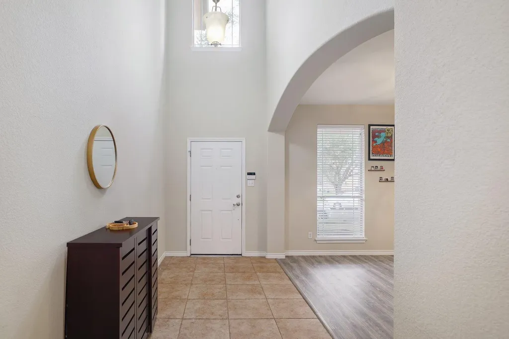 9212 Pioneer Forest Drive Austin TX 78744