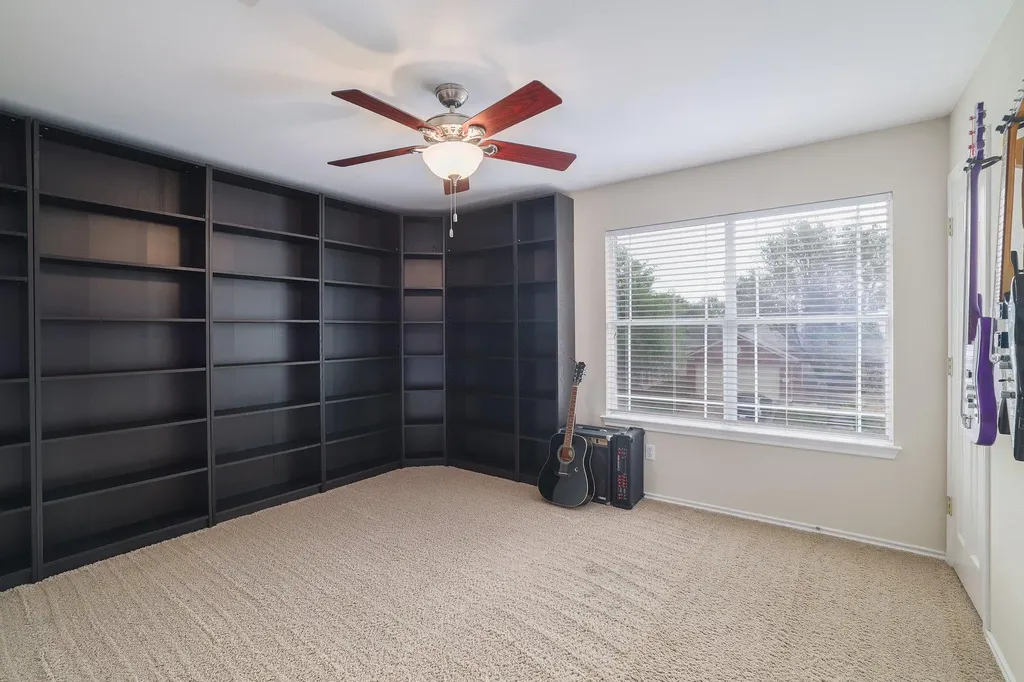 9212 Pioneer Forest Drive Austin TX 78744