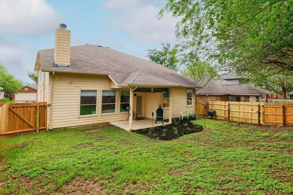 9212 Pioneer Forest Drive Austin TX 78744
