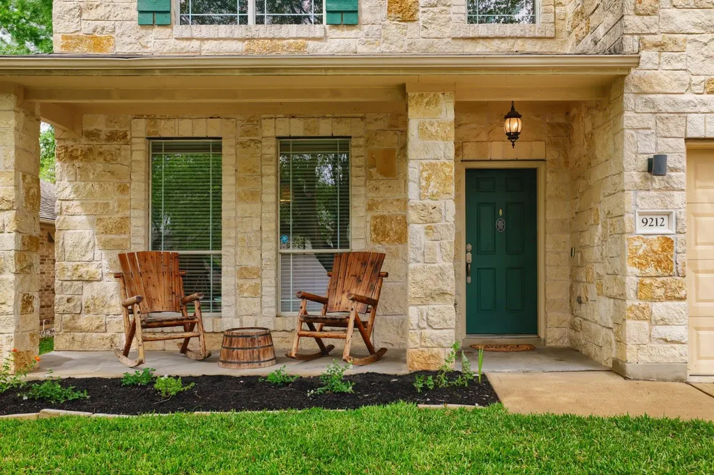 9212 Pioneer Forest Drive Austin TX 78744