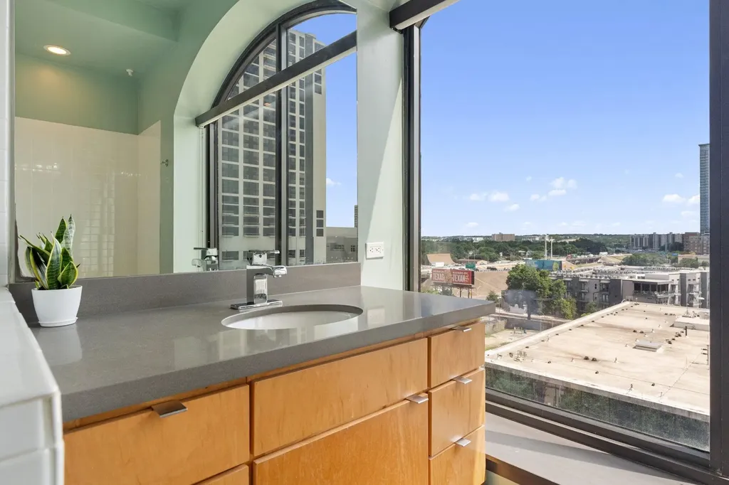 507 Sabine Street Austin TX 78701