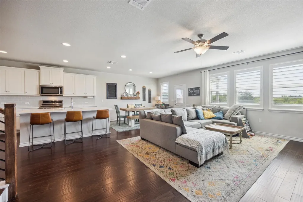 2005 Jacey Way Austin TX 78725