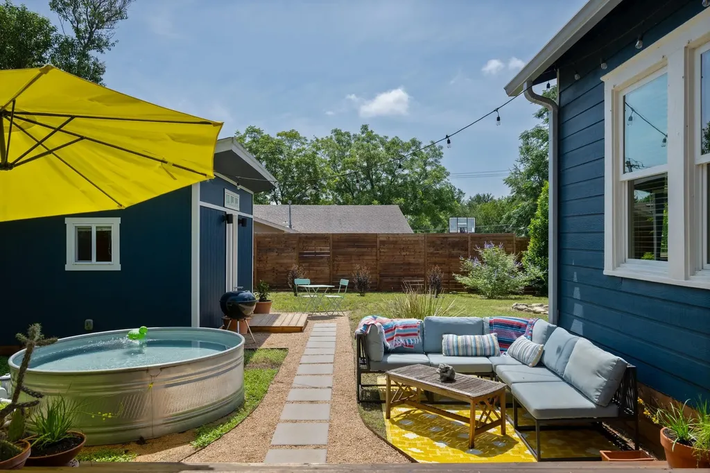 2205 S Balboa Road Austin TX 78733