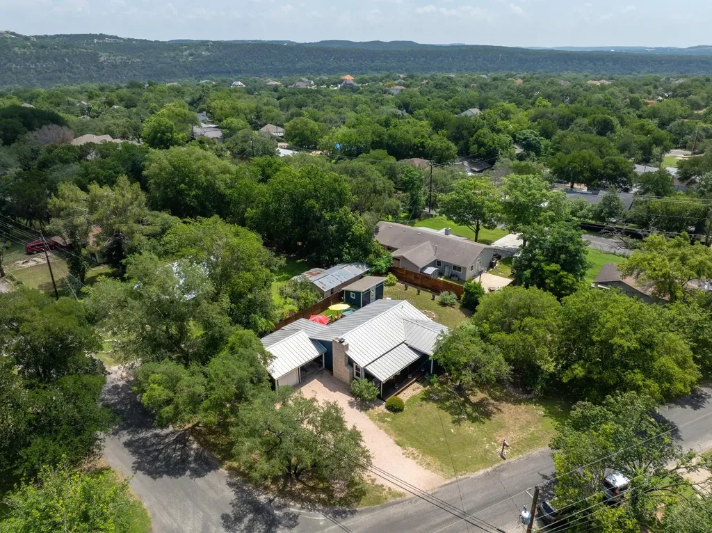 2205 S Balboa Road Austin TX 78733