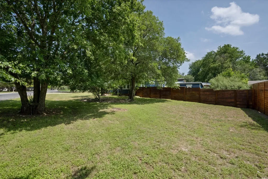2205 S Balboa Road Austin TX 78733