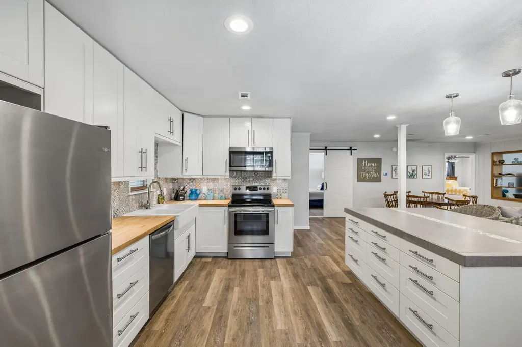 2632 Williams Lakeshore Drive Kingsland TX 78639