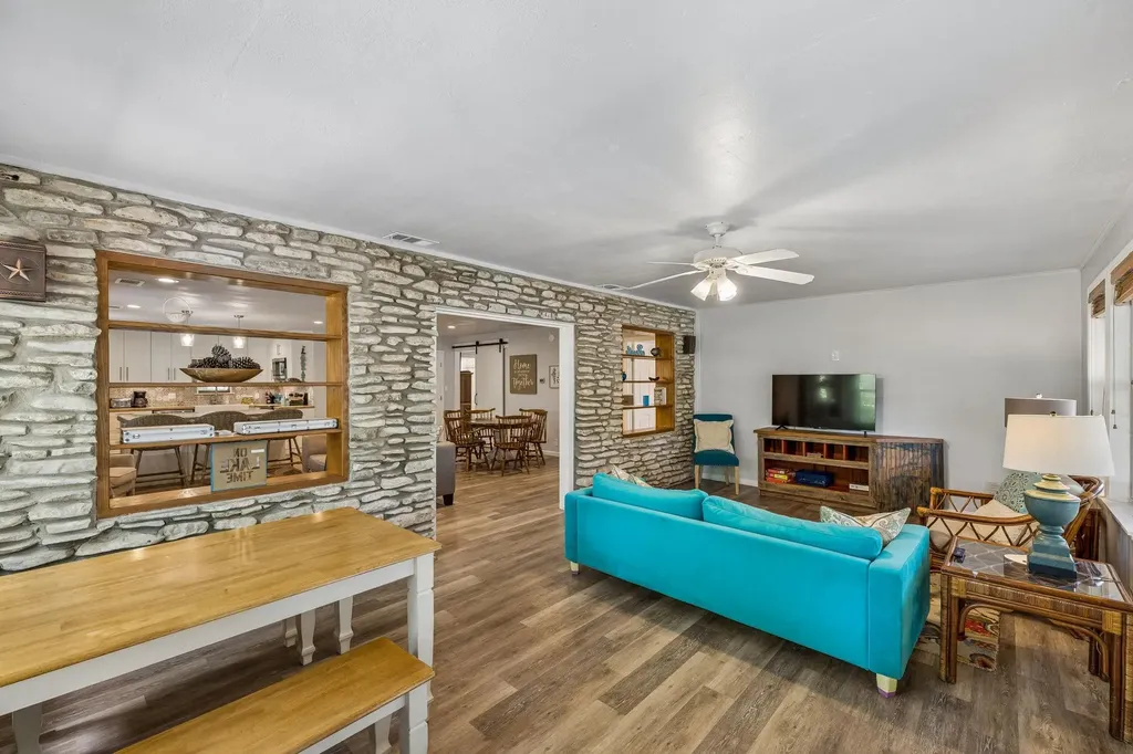 2632 Williams Lakeshore Drive Kingsland TX 78639