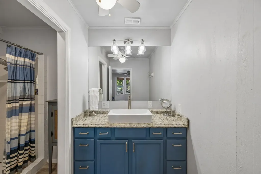 2632 Williams Lakeshore Drive Kingsland TX 78639