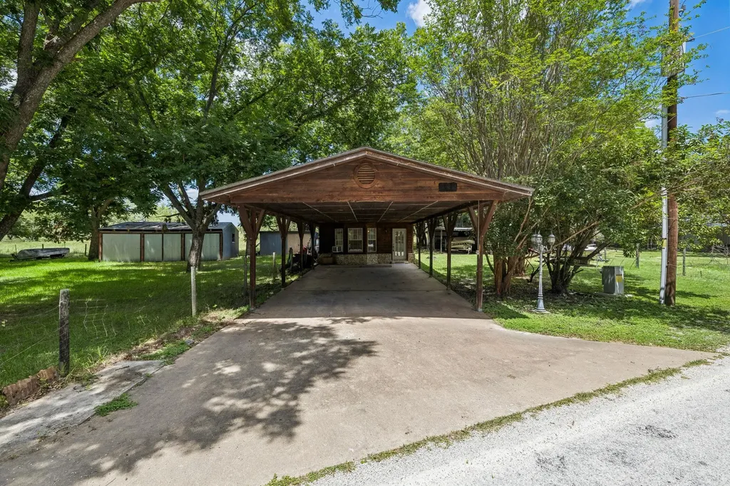 2632 Williams Lakeshore Drive Kingsland TX 78639