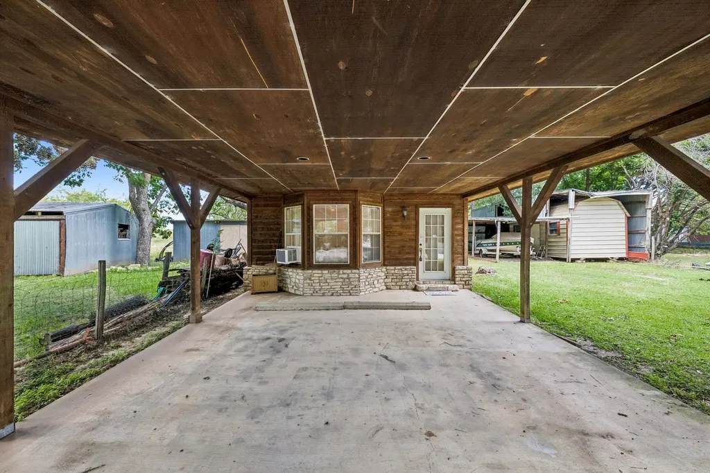 2632 Williams Lakeshore Drive Kingsland TX 78639