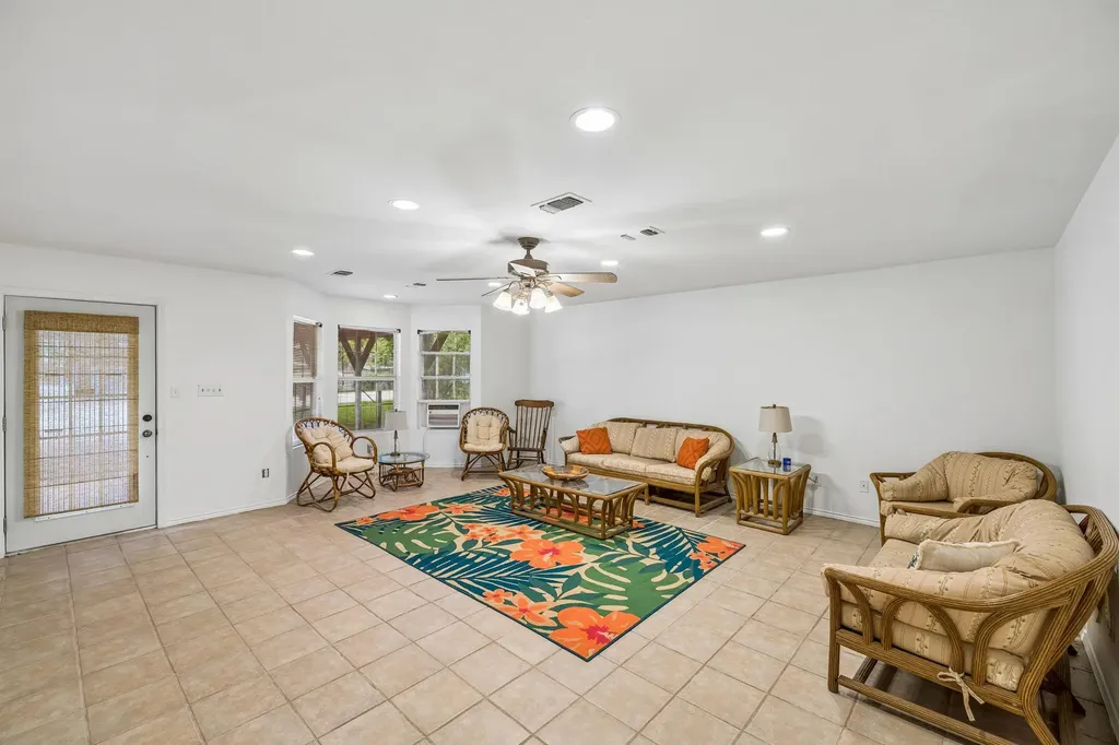 2632 Williams Lakeshore Drive Kingsland TX 78639