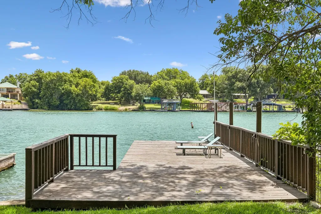2632 Williams Lakeshore Drive Kingsland TX 78639