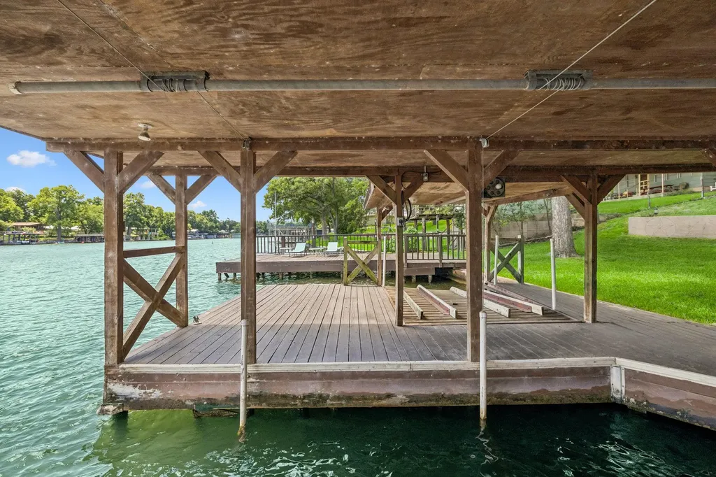 2632 Williams Lakeshore Drive Kingsland TX 78639