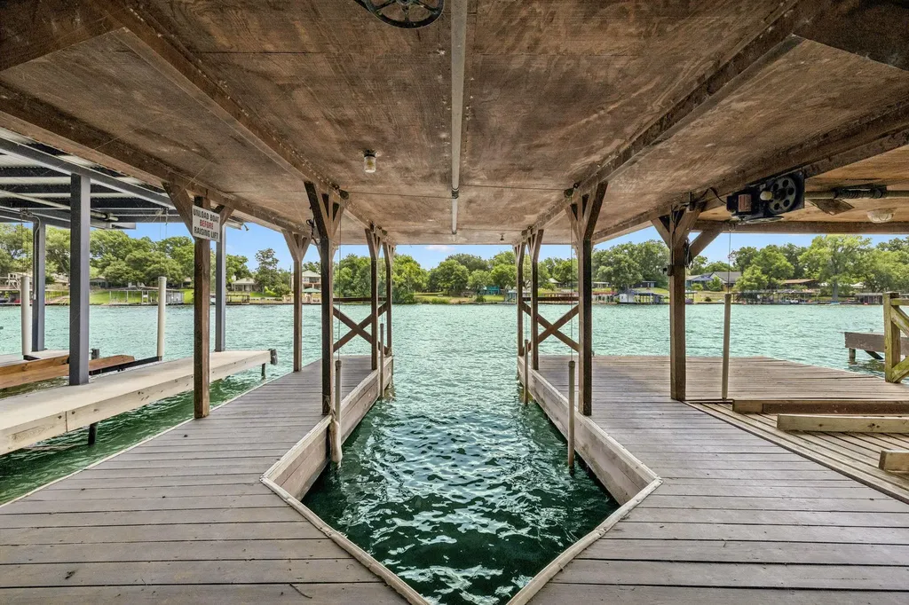 2632 Williams Lakeshore Drive Kingsland TX 78639