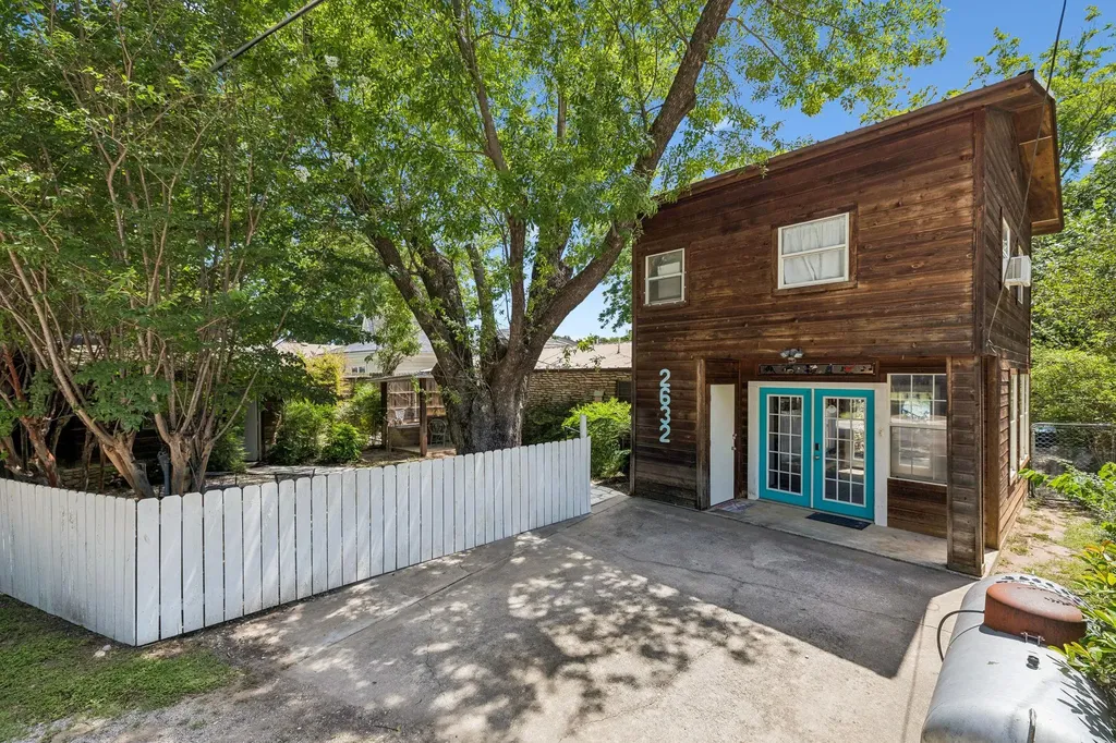 2632 Williams Lakeshore Drive Kingsland TX 78639