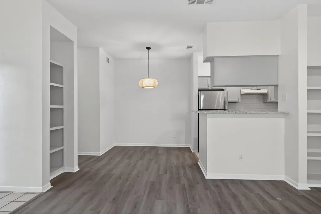 2450 Wickersham Lane Austin TX 78741